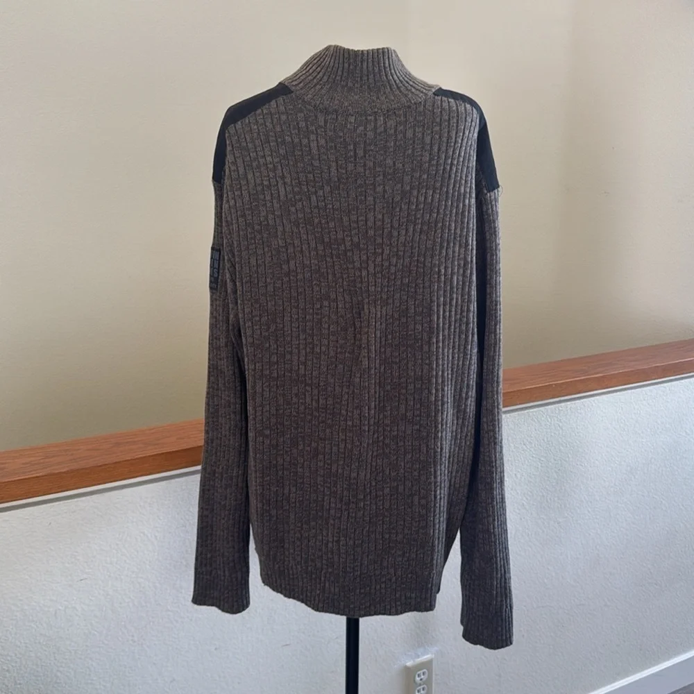 Calvin Klein Jeans stylish brown